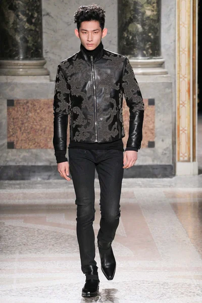 Look 33